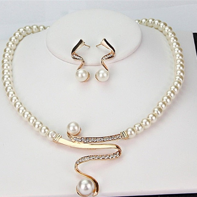 ALINE | Natural Pearl Necklace & Earring Set