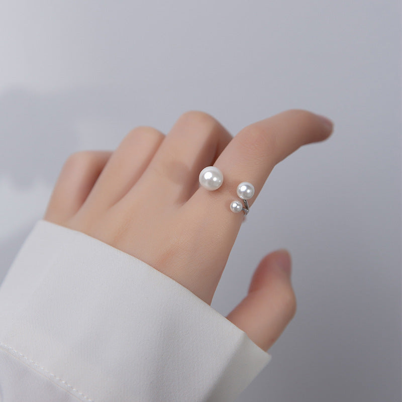MANON | Adjustable Triple Freshwater Pearl Ring