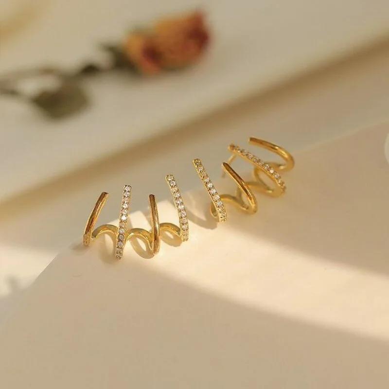 MOUREAU | Gold Claw Earrings