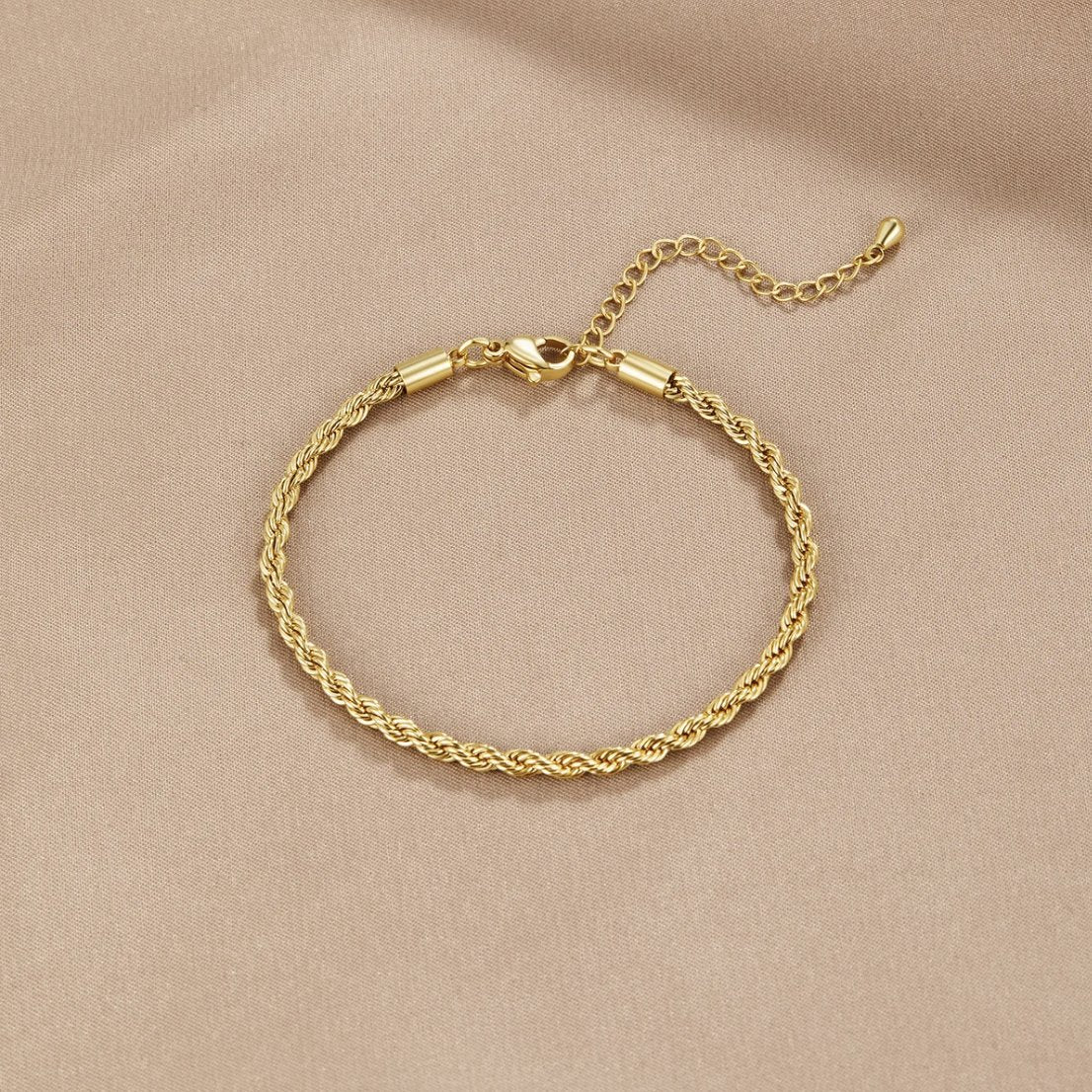 ÉLA | Twisted Chic Gold Bracelet